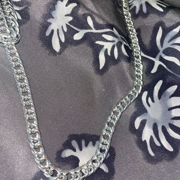 Danielle Nicole Snow White Crossbody Purse EUC - Picture 11 of 11